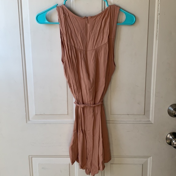 Forever 21 romper - Picture 3 of 10